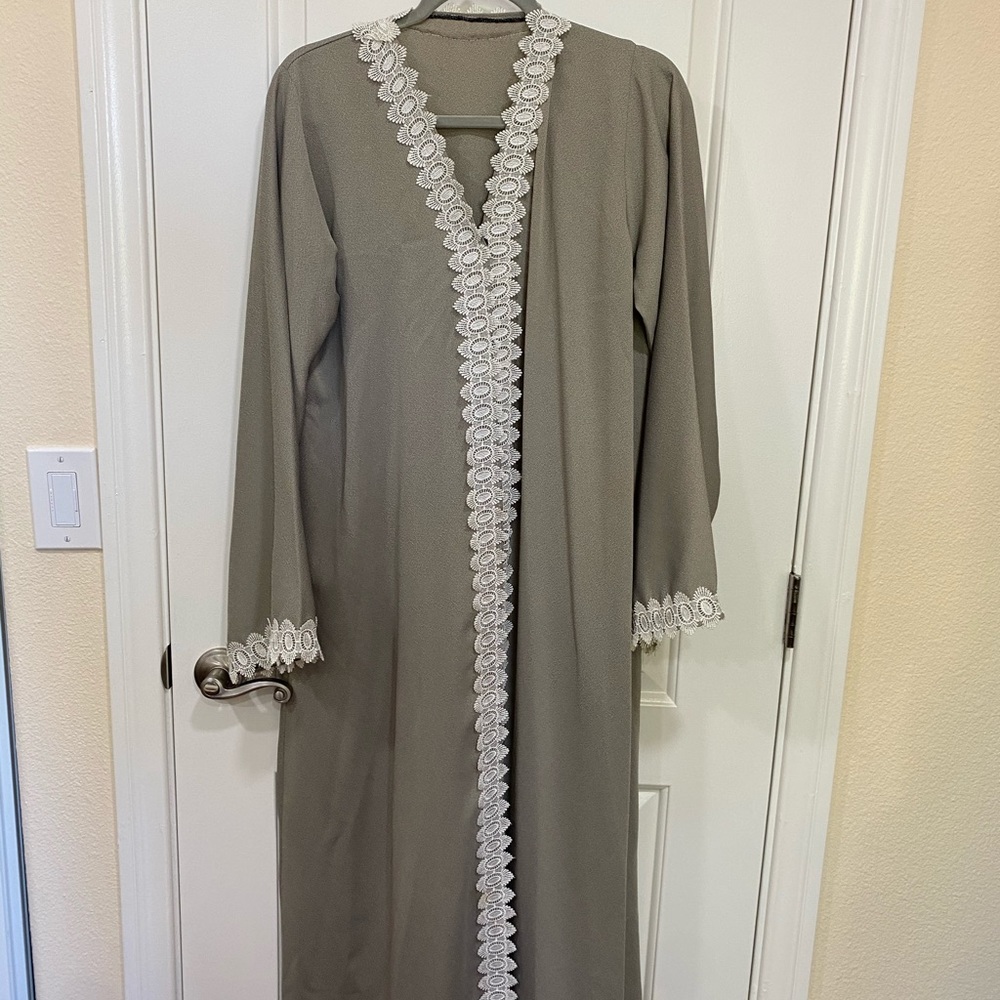 Gray and White Abaya W/ Flower Details